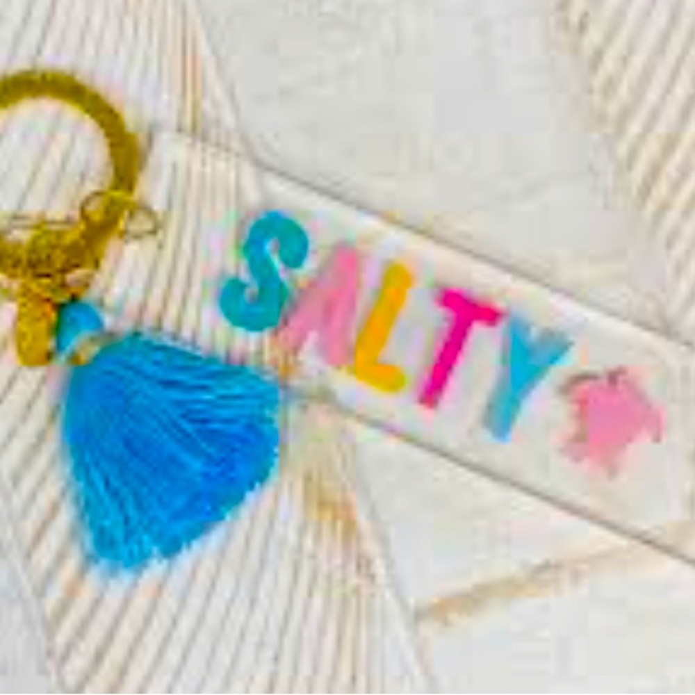 🌼3for15$🌼 NWT Simply Southern “Salty” acrylic keychain with blue tassel